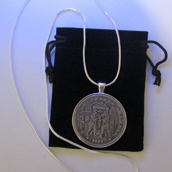 Horus and Pharaoh Anubis Novelty Coin Necklace - Picture 5 of 8